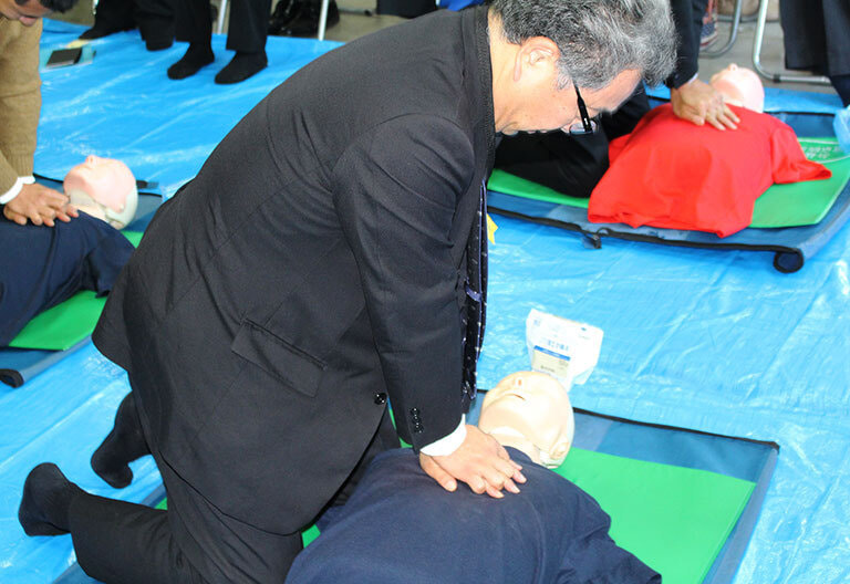 support-training-lifesaving-img-doll.jpg